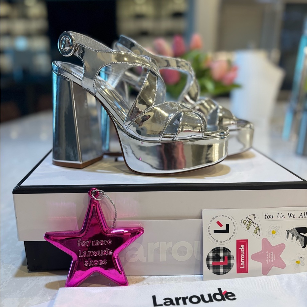 Larroudé Women's Bee Platform Sandals in Metallic Silver